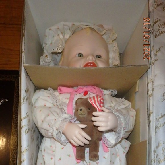 Sarah by Yolanda Bello 1987 Edwin M Knowles - Picture 3 of 15